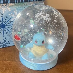 SQUIRTLE Snow Globe